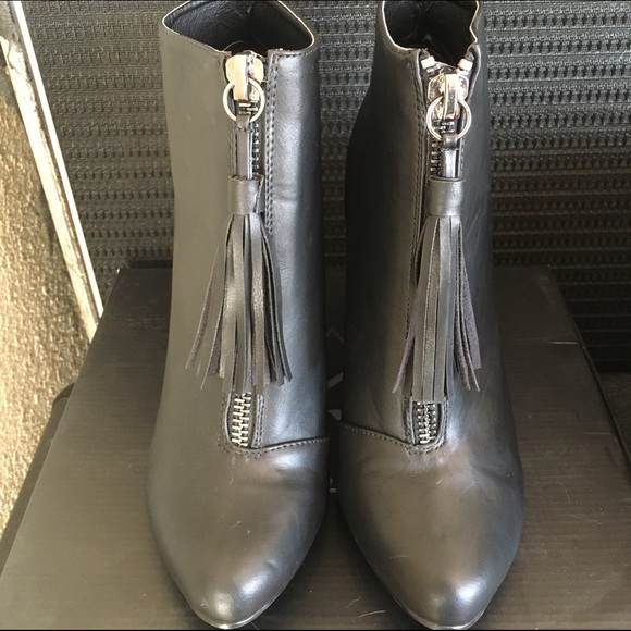 YRU Craft Tassel Booties