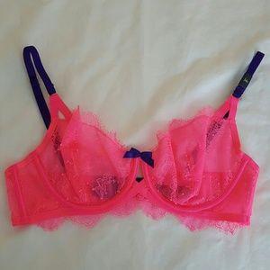 VS Chantilly Lace Unlined Demi Bra