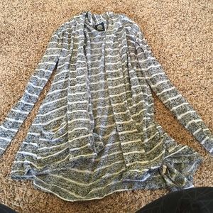 Grey/white striped cardigan with pockets