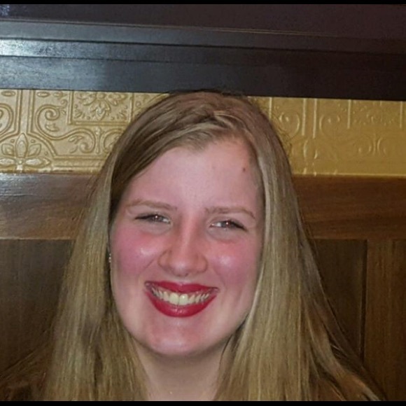 Meet your Posher, Delia