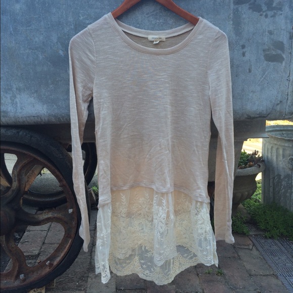 Paper Tee Long Sleeve Top with Lace