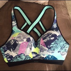 Incredible Victoria Secret sports bra
