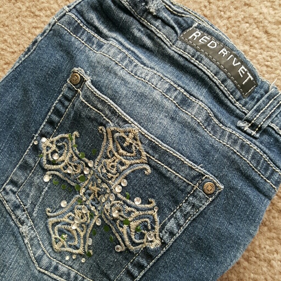 Red Rivet jeans - Picture 3 of 4