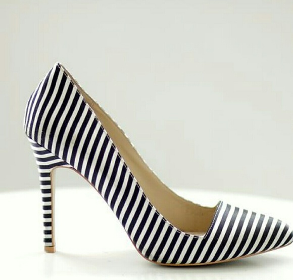 Forever 21 Pumps