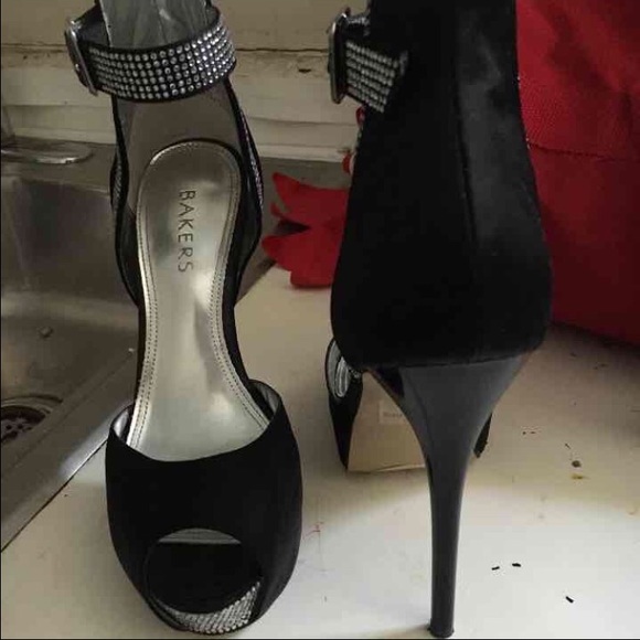 New baker heels - Picture 3 of 3