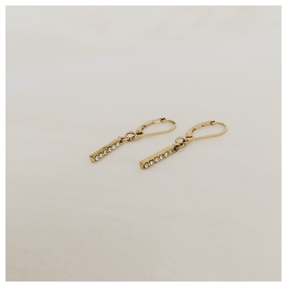 Minimalist Gold Dangle Earrings