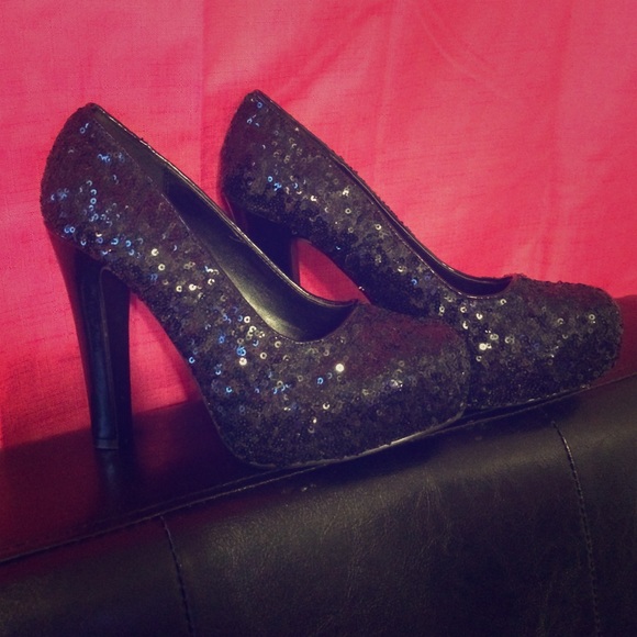 Size 7.5 Black Sequin heels
