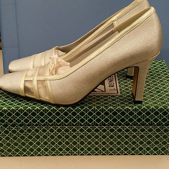 J. RENEE Nancy Pumps