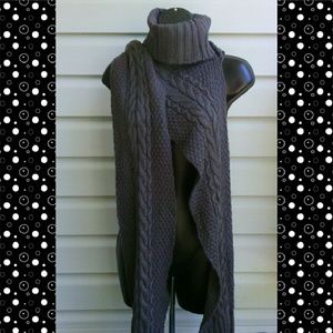TURTLE NECK SWEATER SCARF