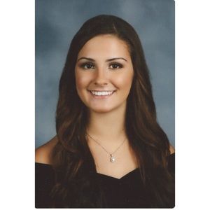 Meet your Posher, Adrienne