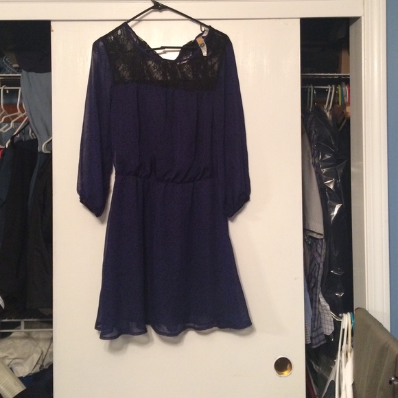 Dress - Picture 2 of 3