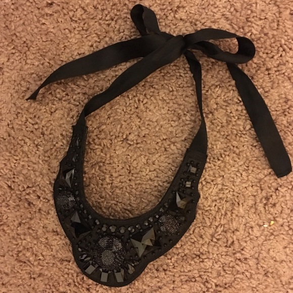 Black jeweled statement necklace - Picture 1 of 2