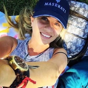 Meet your Posher, Cecilia