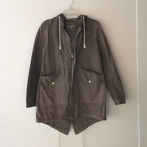 Quicksilver women's light weight fishtail parka