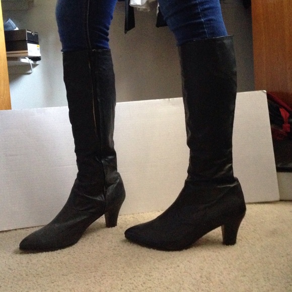 Knee High Pointed Boots - Picture 1 of 3