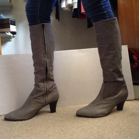 Knee High Pointed Boots - Picture 2 of 3