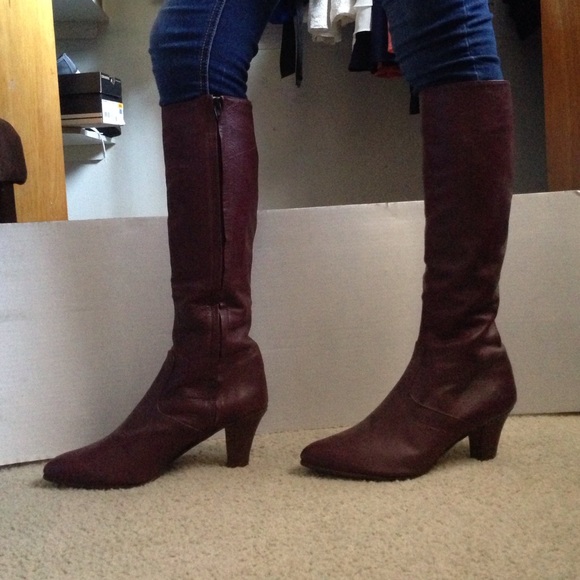 Knee High Pointed Boots - Picture 3 of 3