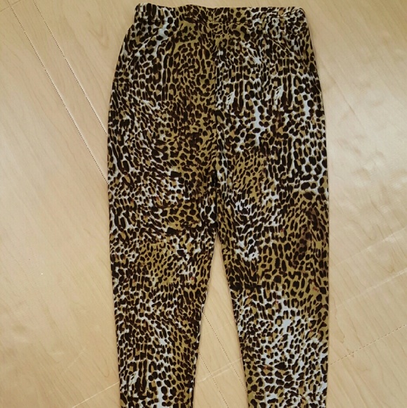 Leopard print leggings