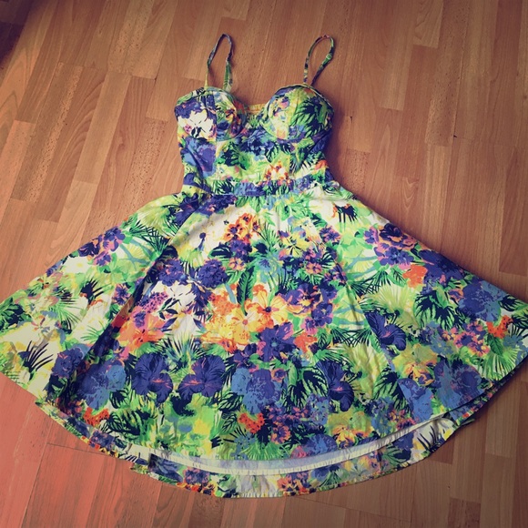 Jessica Simpson Dresses & Skirts - Jessica Simpson Multicolor Floral Dress Sz. S