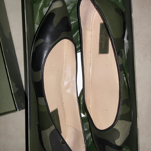 Valentino camouflage flat
