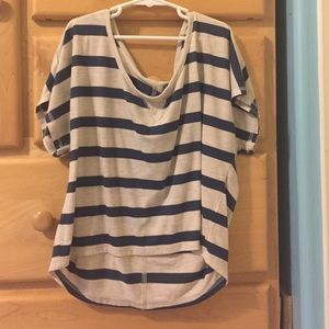 cream and navy blue crop top