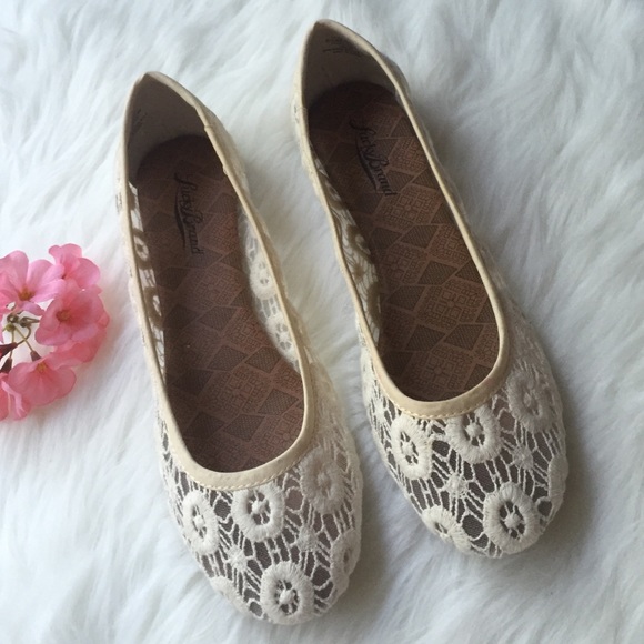 SALE📢Lucky Brand Cream Crochet Ballet Flats