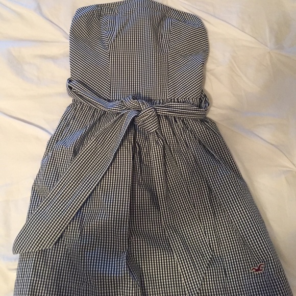 Hollister strapless dress: Never been worn