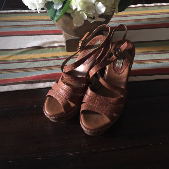 Banana republic wedges. Size 7 - Picture 1 of 2