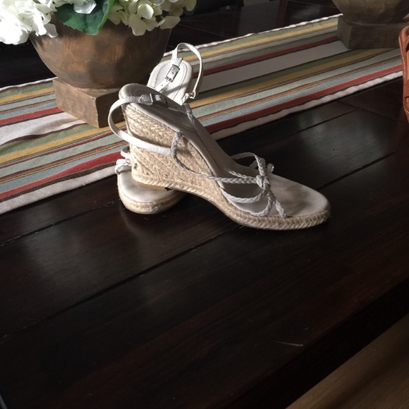 Banana republic wedges. Size 7 - Picture 2 of 2