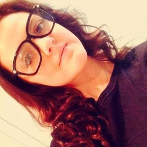 Meet your Posher, Larissa