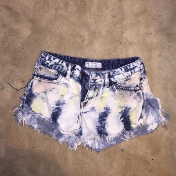 Free People blue/white tie dye shorts