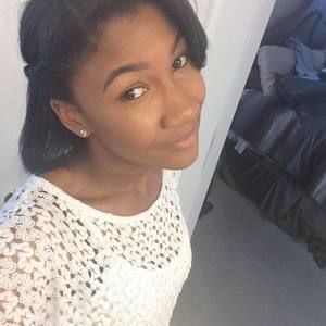 Meet your Posher, Andrea