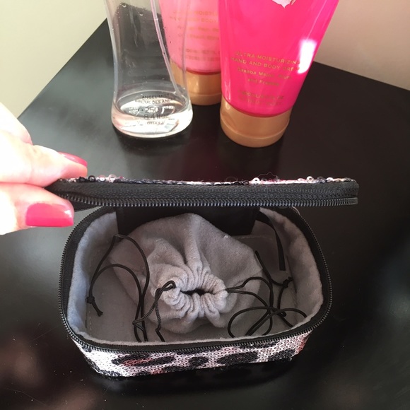 Leopard watch storage - Picture 2 of 3
