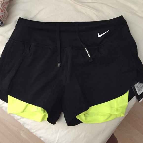 Nike running shorts - Picture 1 of 4