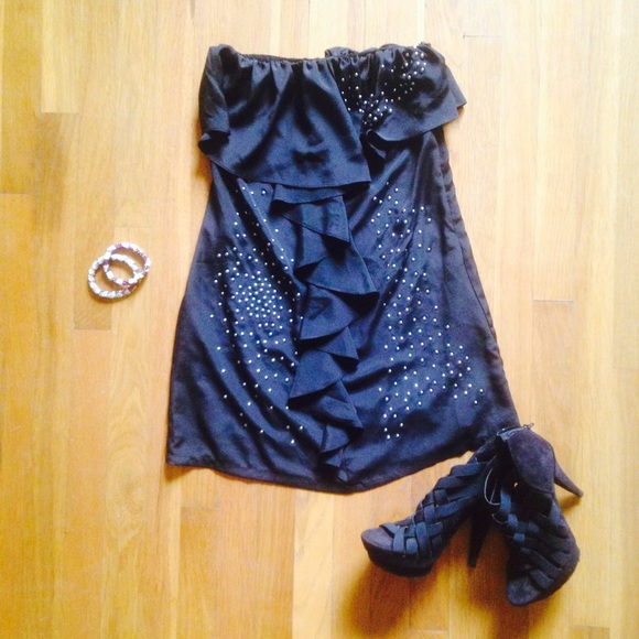 Sexy little black dress!