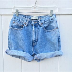 Classic Gap high waisted shorts!