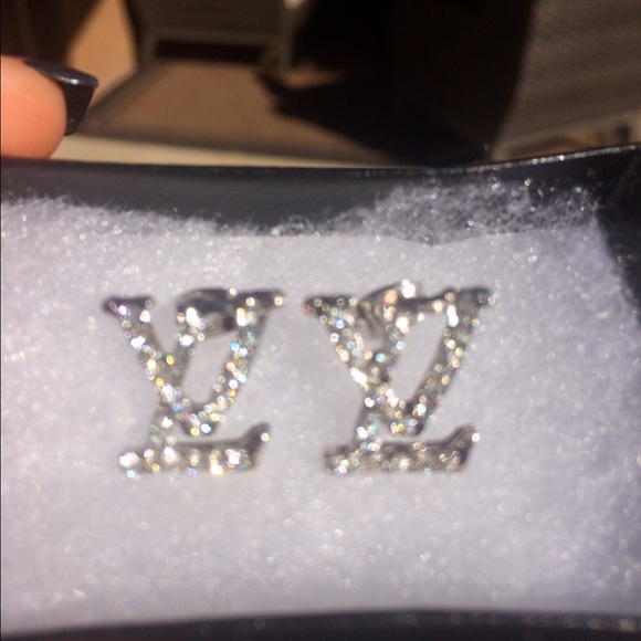 Fashion diamond earrings