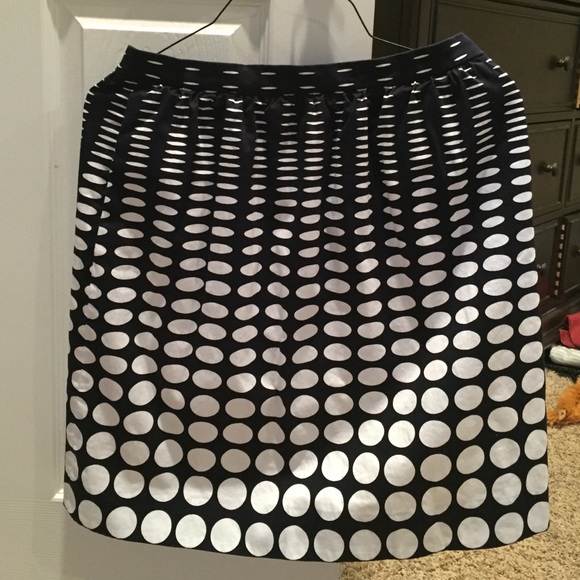 EUC J Crew size 10 navy and white skirt