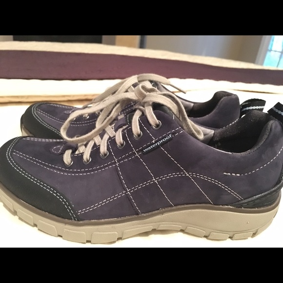 Clarks walking shoes