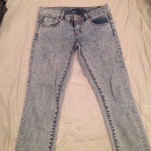 Buffalo acid wash jeans