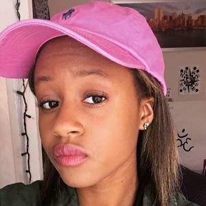 Meet your Posher, Amina