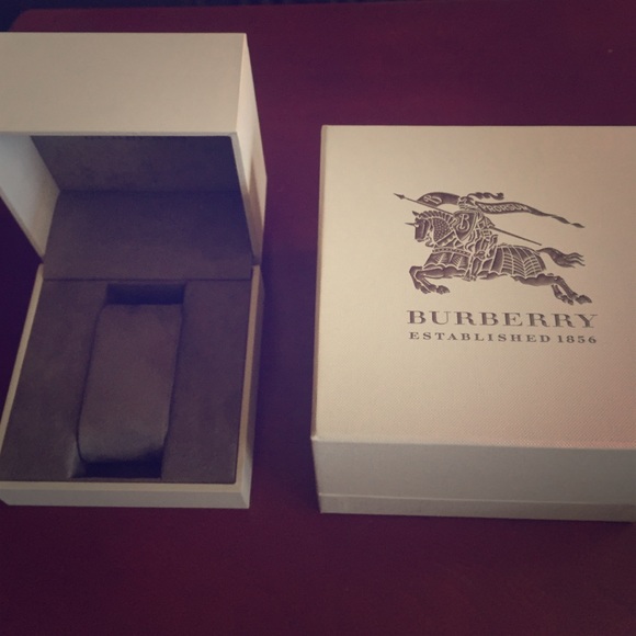 Burberry watch box--new condition