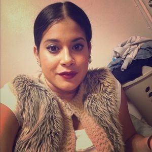 Meet your Posher, Ivone