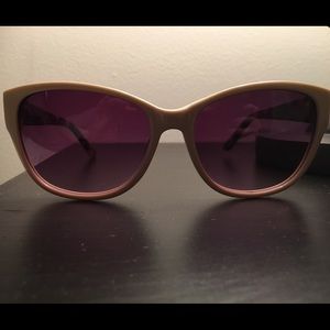 O by Oscar de la renta sunglasses