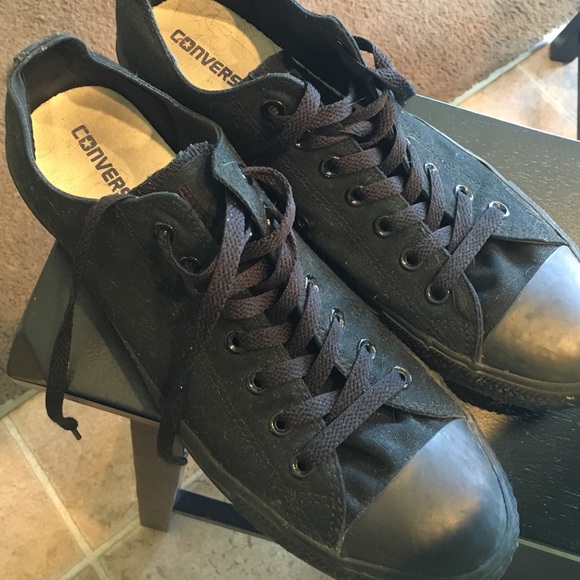 Black all star converse