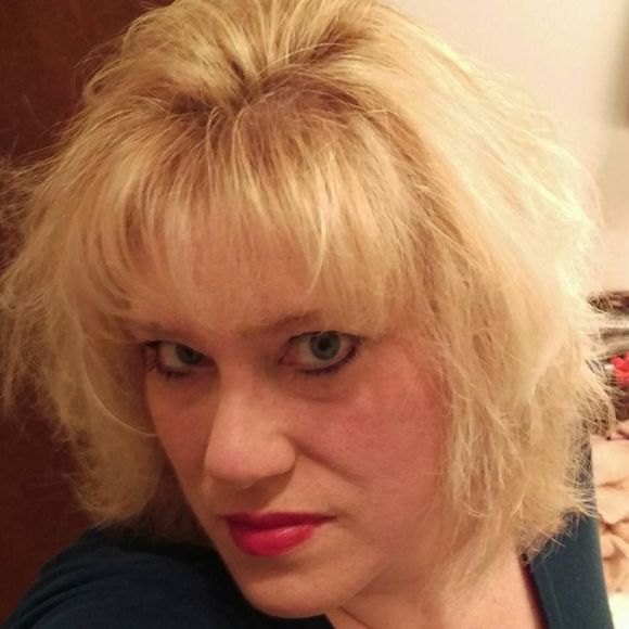 Meet your Posher, Sharon - Picture 1 of 1