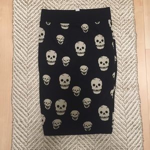 Skull black pencil skirt