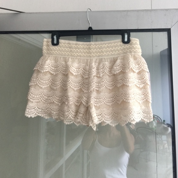 Ruffled shorts