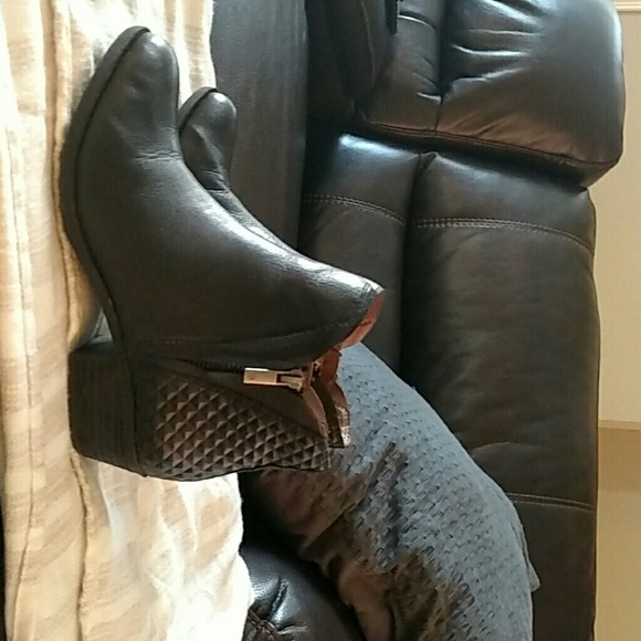 Adorable Lucky ankle boots