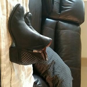 Adorable Lucky ankle boots